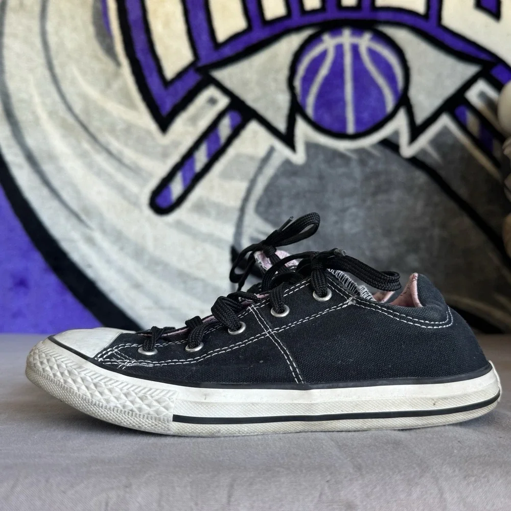 Size‎ 4 - Converse Hello Kitty Chuck Taylor All Star Madison Ox Low Top Junior
